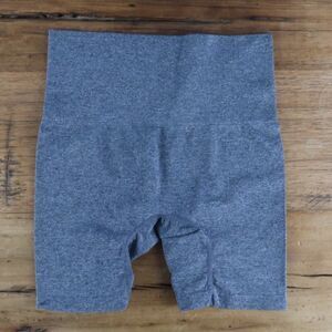 UNDER WHERE? HEATHER GREY COMPRESSION SHORT UNDERWEAR SHAPEWEAR SIZE MEDIUM